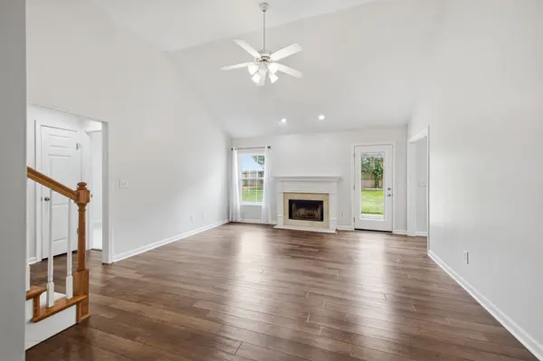 1006 Chapmans Crossing Dr, Spring Hill, TN 37174
