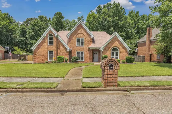 8756 RIVERWOOD FARMS PKY, Cordova, TN 38016