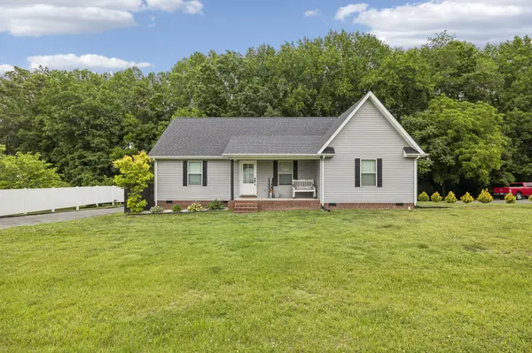 475 Blue Sky Cir, Lafayette, TN 37083