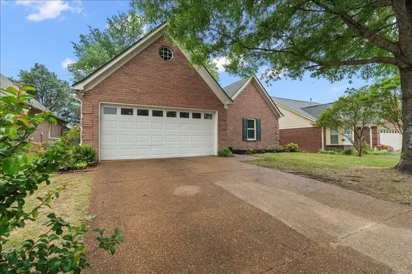 8935 FULTON LN, Cordova, TN 38016