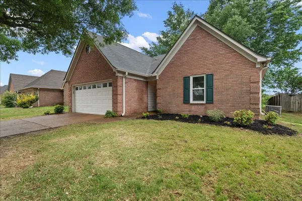 8935 FULTON LN, Cordova, TN 38016