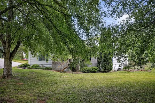 3702 Bartlett Dr, Cookeville, TN 38506