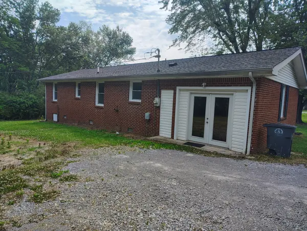 619 Baker Dr, Lafayette, TN 37083