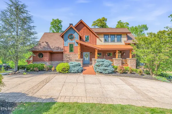 305 Foxwood Drive, Caryville, TN 37714