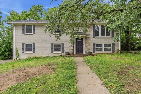 2615 Edge O Lake Dr, Nashville, TN 37217