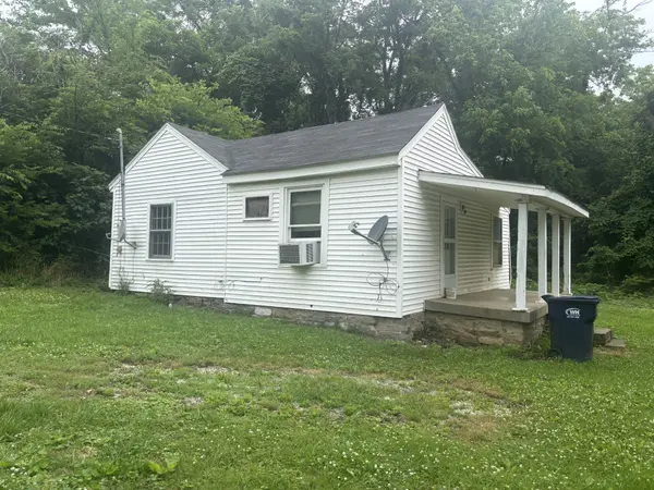 113 Water St, Cornersville, TN 37047