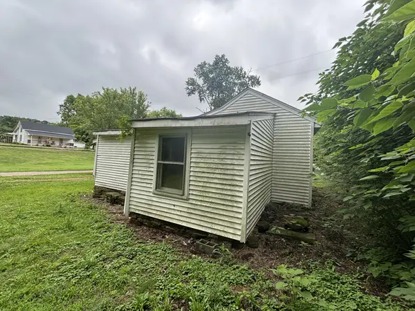 113 Water St, Cornersville, TN 37047