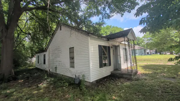 1742 E Wheeler St, Dyersburg, TN 38024