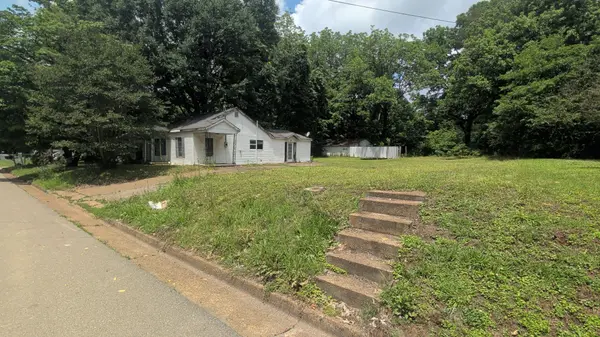 1742 E Wheeler St,  Dyersburg,  TN 38024