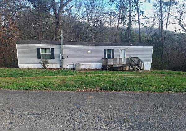 247 Towee Falls Road, Tellico Plains, TN 37385