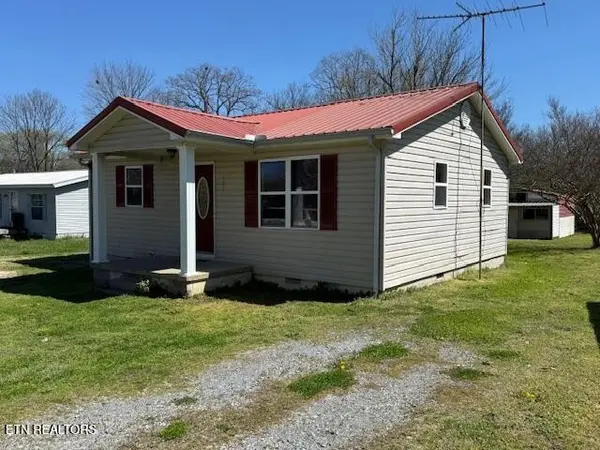 107 Pennsylvania Ave, Etowah, TN 37331