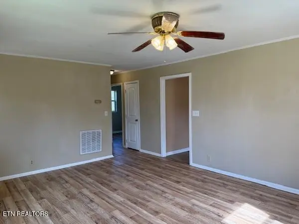 107 Pennsylvania Ave, Etowah, TN 37331