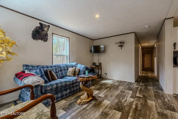 775 E Tanbark Tr, Cosby, TN 37722