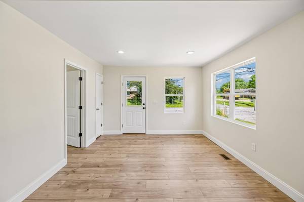 300 Athens Pike, Etowah, TN 37331