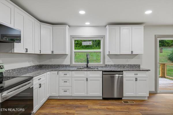 114 Alford St, Athens, TN 37303