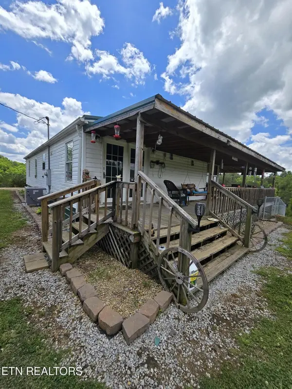 398 Cedar Glen Way, Bybee, TN 37713