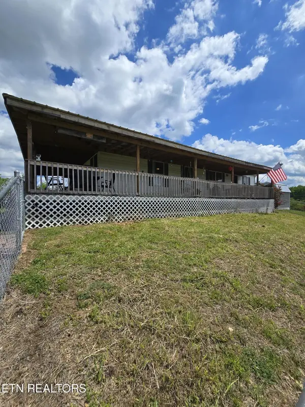 398 Cedar Glen Way, Bybee, TN 37713