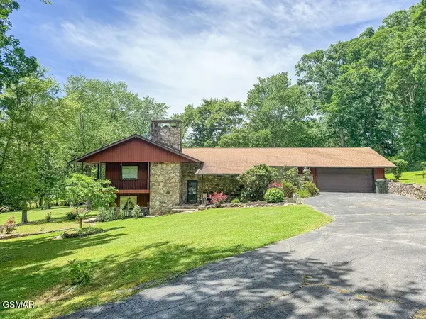 225 Hemlock Court, Sevierville, TN 37862