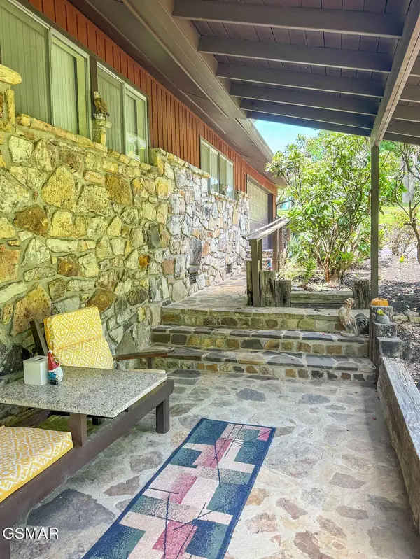 225 Hemlock Court, Sevierville, TN 37862