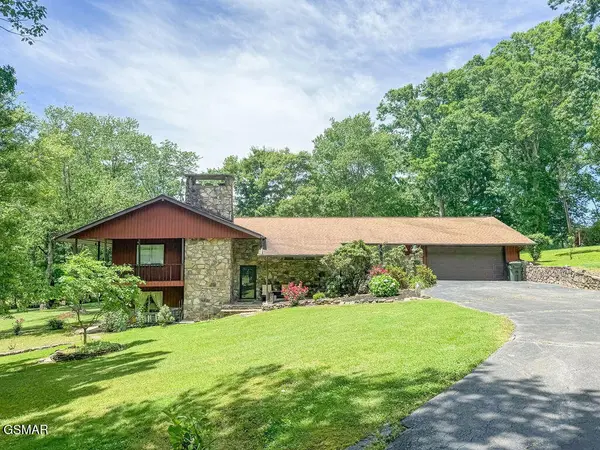225 Hemlock Court, Sevierville, TN 37862