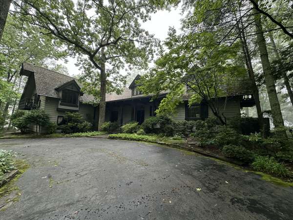 4608 Chestnut Avenue, Signal Mountain, TN 37377