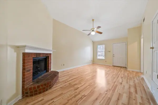 1584 BEAVER TRAIL RD, Cordova, TN 38016