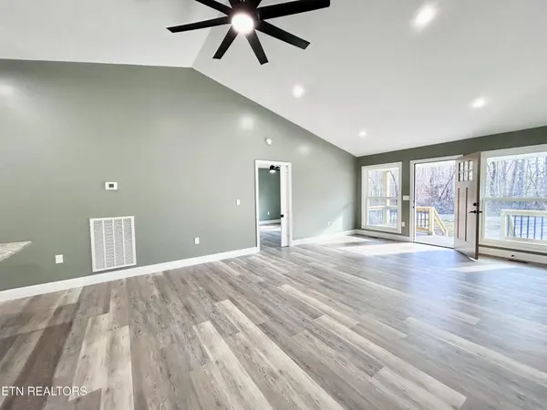 6307 Osage Rd, Crossville, TN 38572