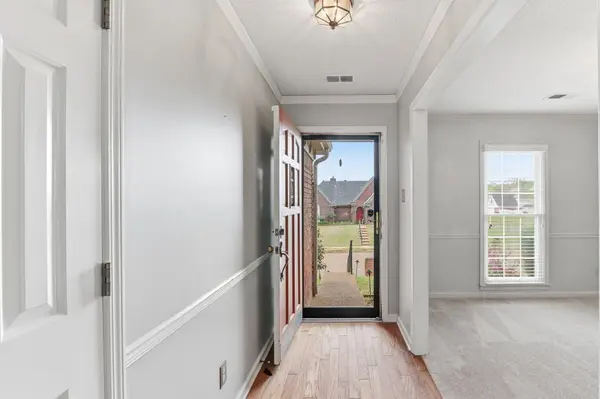 8586 S RHONDA CIR, Cordova, TN 38018