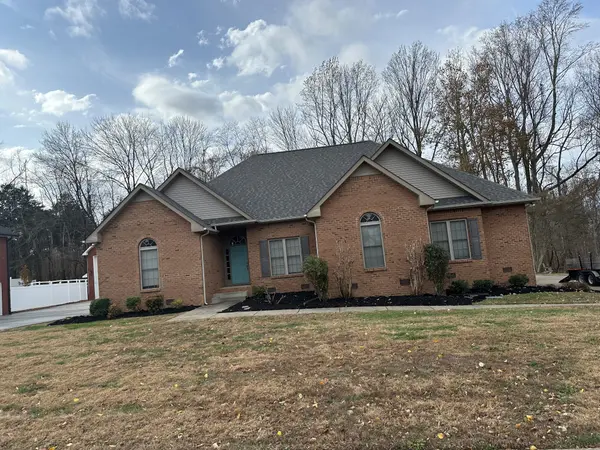 1022 S Ridge Trl, Clarksville, TN 37043