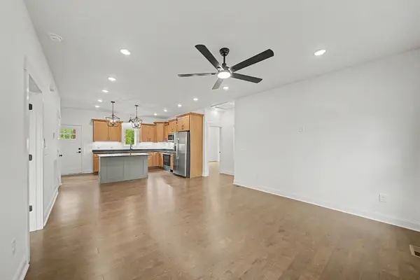 222 TANYARD CIR, Adamsville, TN 38310