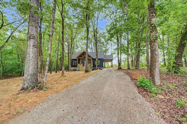 230 TANYARD CIR, Adamsville, TN 38310