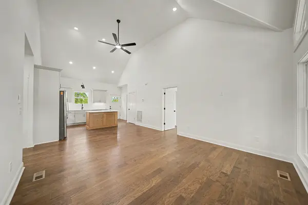 230 TANYARD CIR, Adamsville, TN 38310