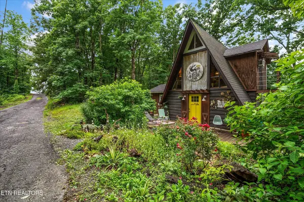 1535 Mayflower Lane, Dandridge, TN 37725