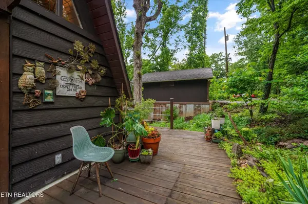 1535 Mayflower Lane, Dandridge, TN 37725
