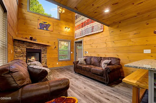 1012 Ravens Ford Way, Sevierville, TN 37876