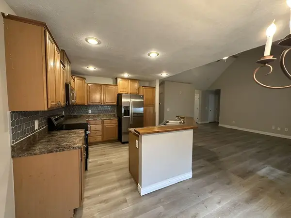 819 S Southgate DR, Nixa, MO 65714
