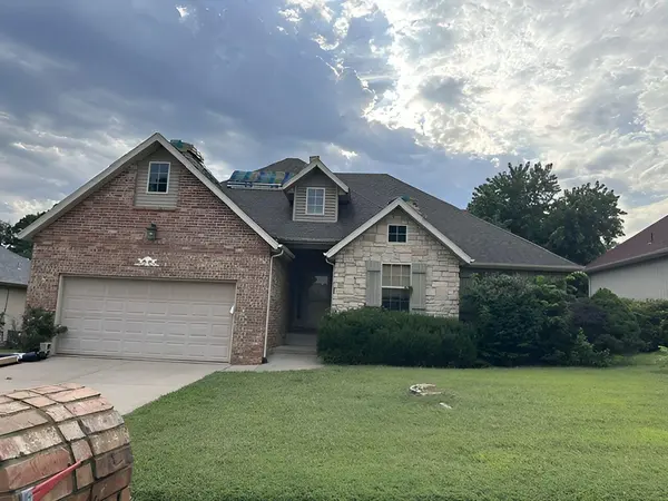 819 S Southgate DR, Nixa, MO 65714