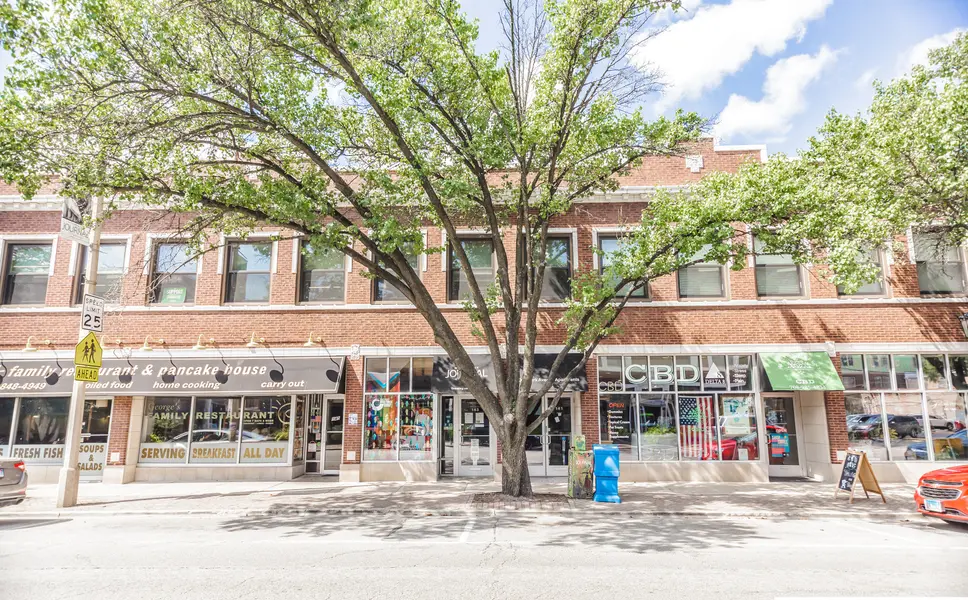 141 S Oak Park AVE #6, Oak Park, IL 60302