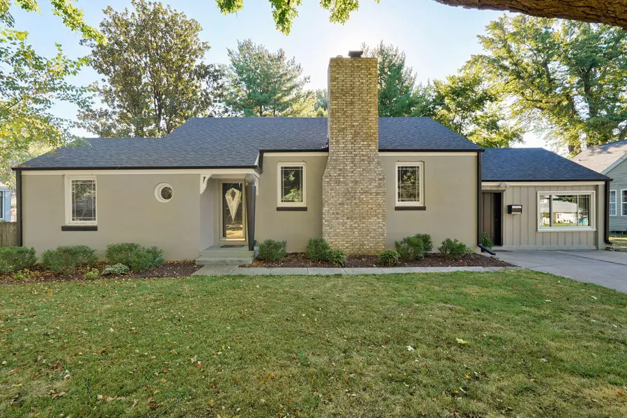 2042 S Holland AVE, Springfield, MO 65807