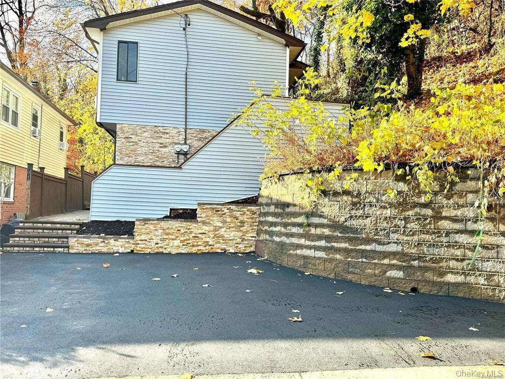 101 Firwood RD, Port Washington, NY 11050