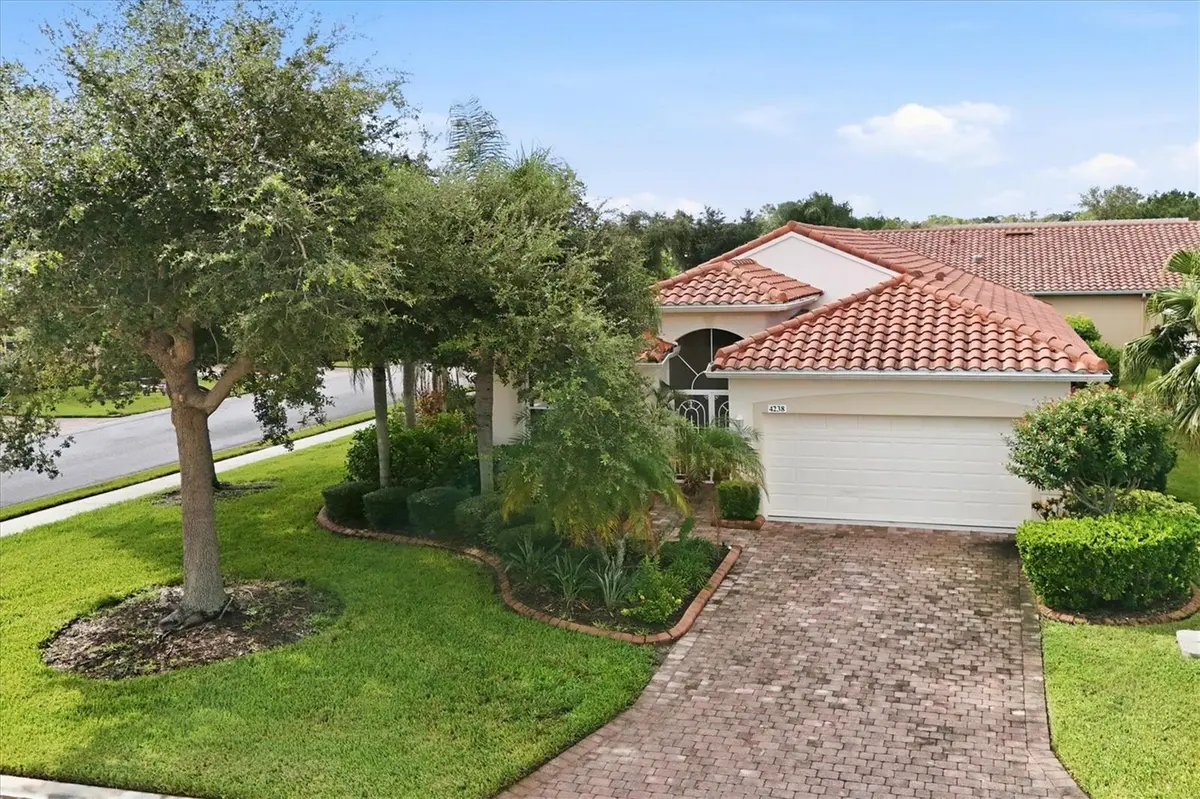 4238 65TH TER E, Sarasota, FL 34243