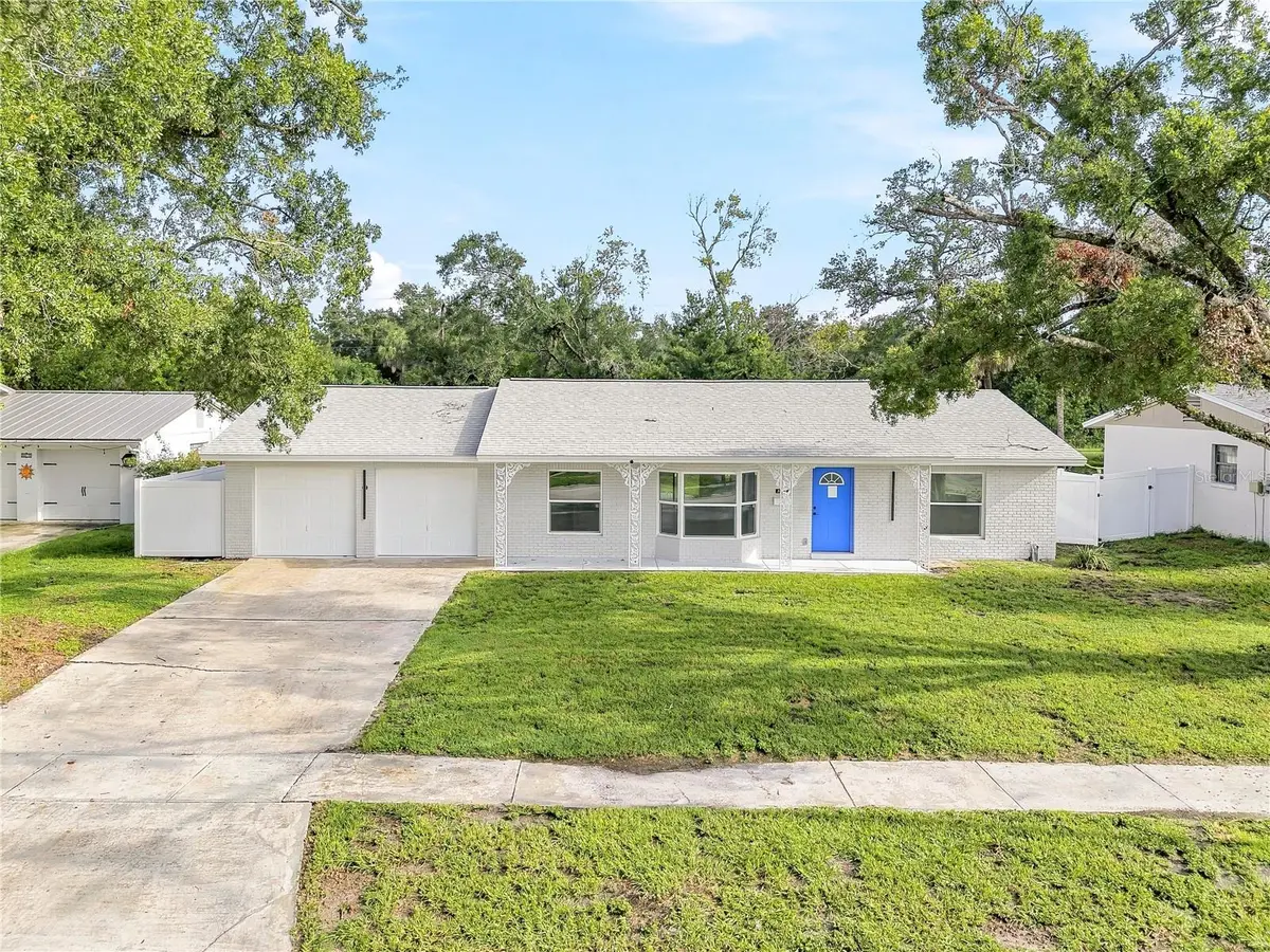 8011 FOUNTAIN AVE, Tampa, FL 33615