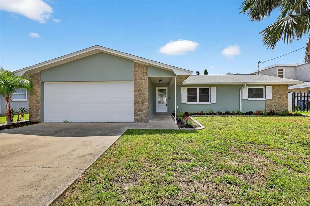 2175 EDYTHE DR, Dunedin, FL 34698