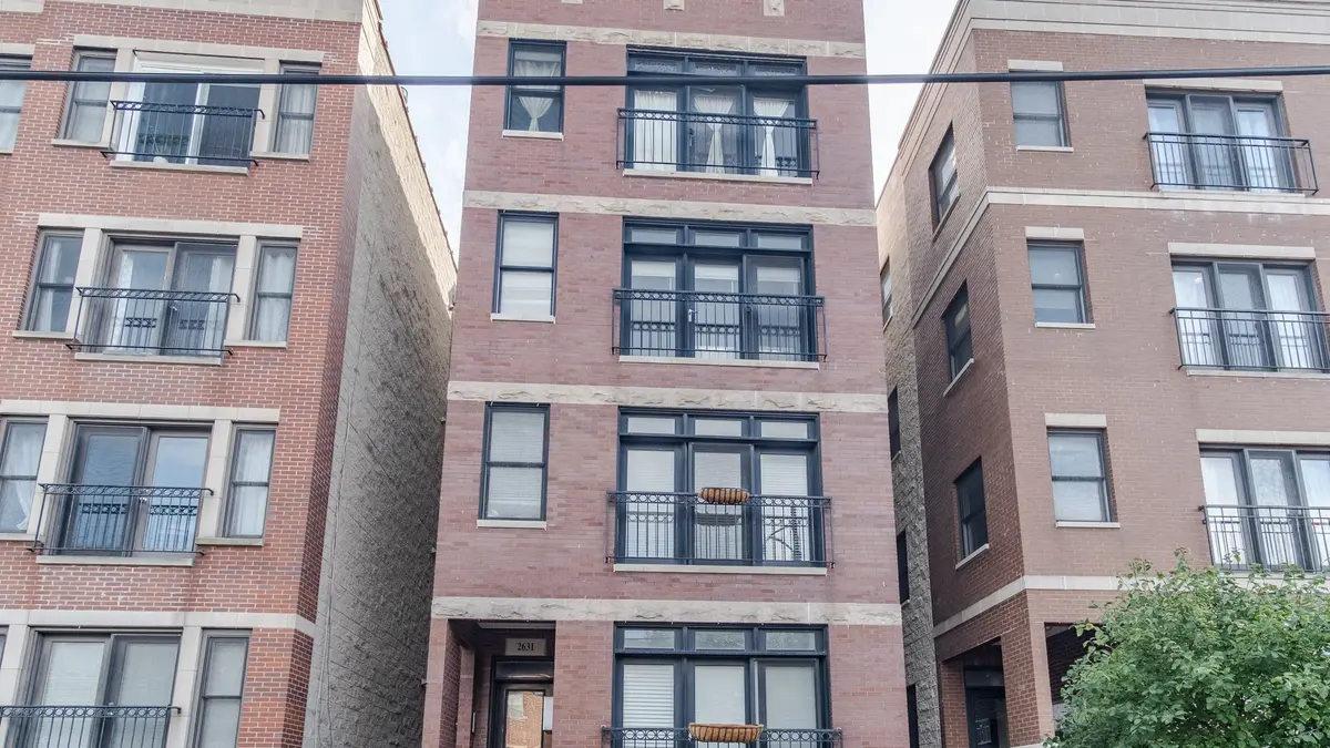 2631 W Belmont AVE #3, Chicago, IL 60618