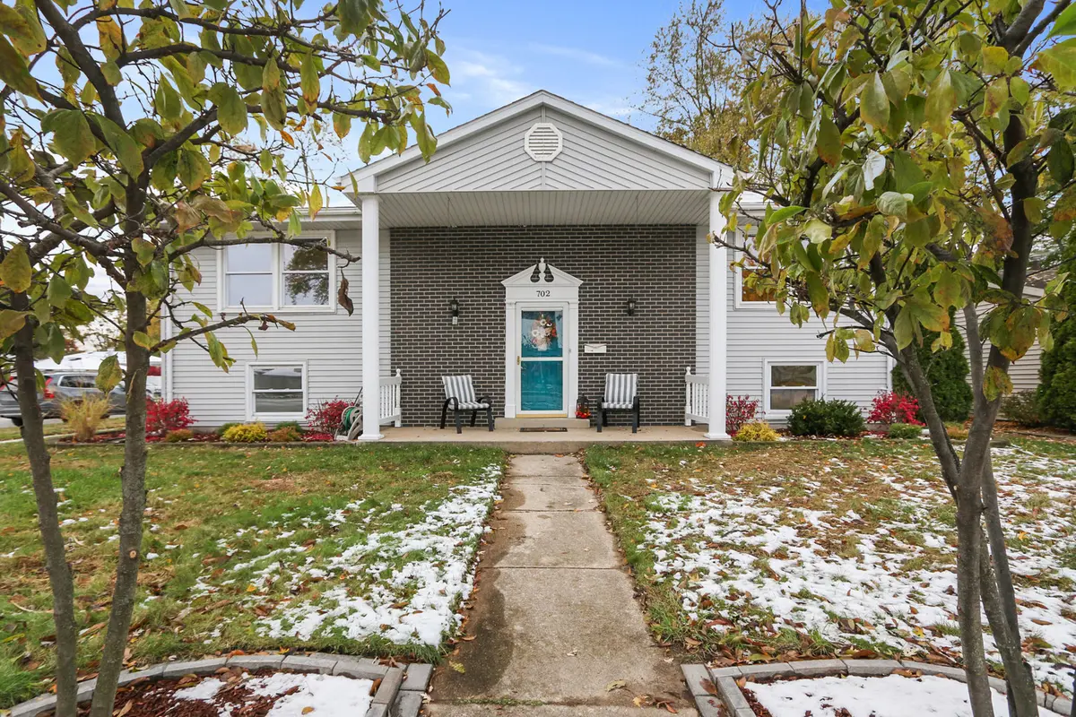 702 N Wheeler ST, Griffith, IN 46319