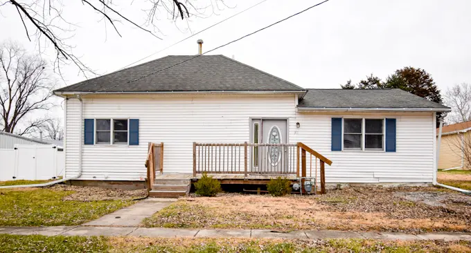 311 Vermont ST, Camp Point, IL 62320