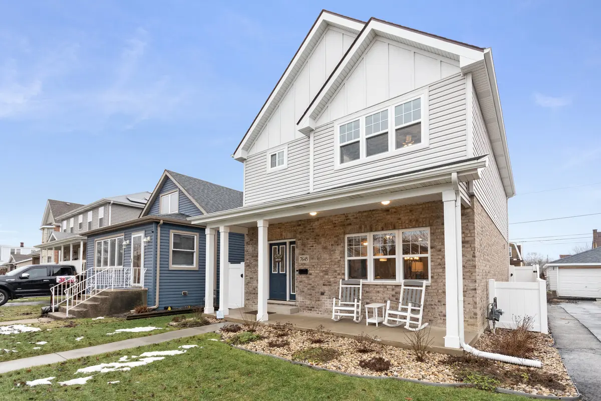 7645 W 66th ST, Bedford Park, IL 60501
