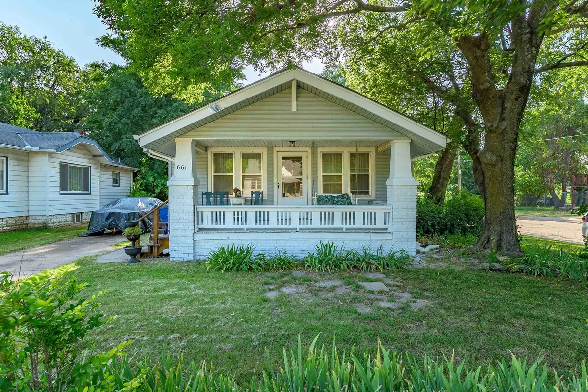 661 N Estelle Ave, Wichita, KS 67214-4636
