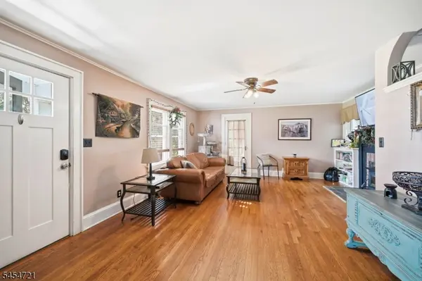 36 Hillside Ave, Newton Town, NJ 07860
