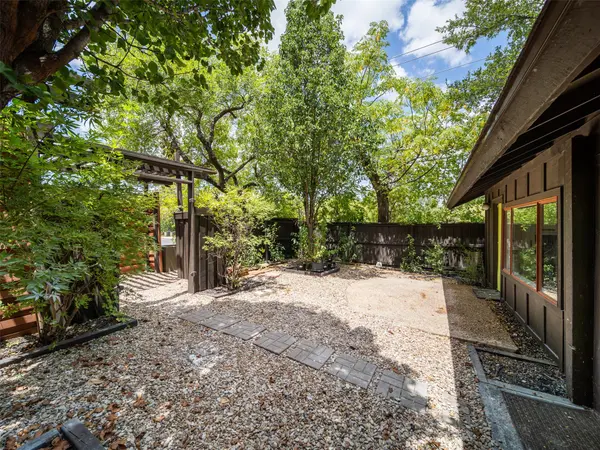6413 Auburn DR, Austin, TX 78723